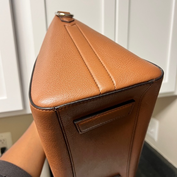 Givenchy Medium Antigona Bag in Brown Grained Leather - Picture 8 of 10